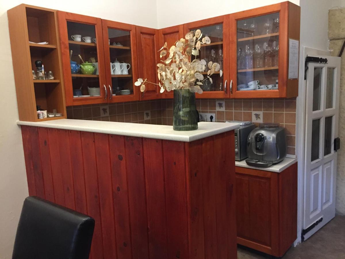 Kikerics Vendeghaz Bed & Breakfast Villány Екстериор снимка